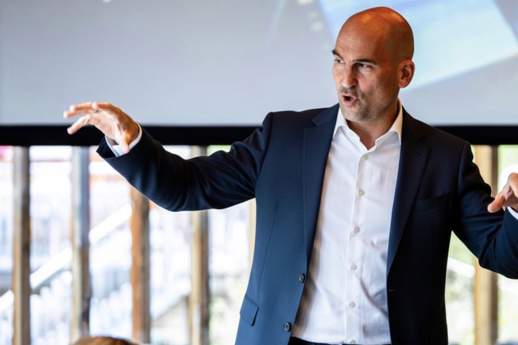 Thomas Suessli Speaking to an Audience about Digital Transformation